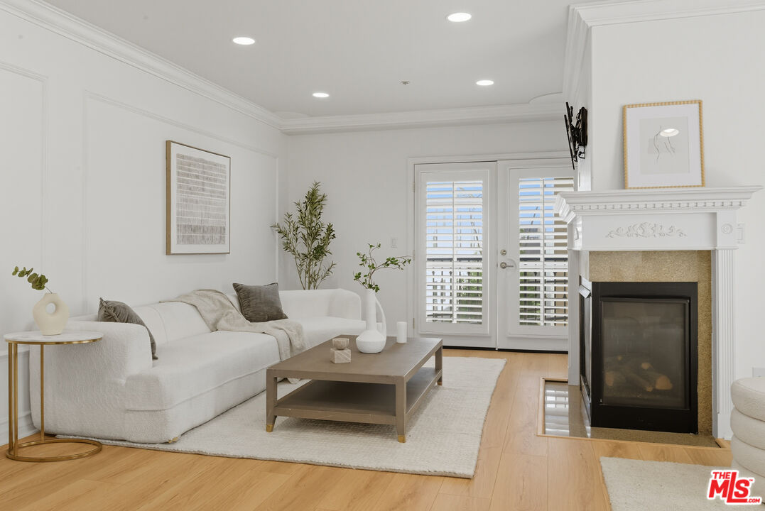 11826 Dorothy St Unit: 202