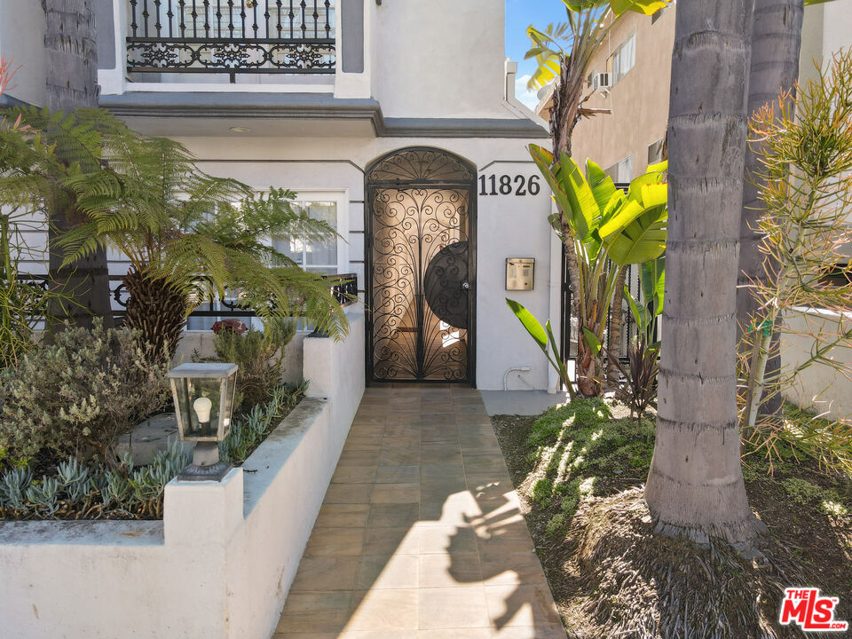 11826 Dorothy St Unit: 202
