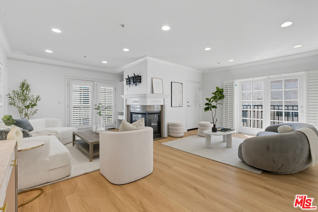 11826 Dorothy St Unit: 202