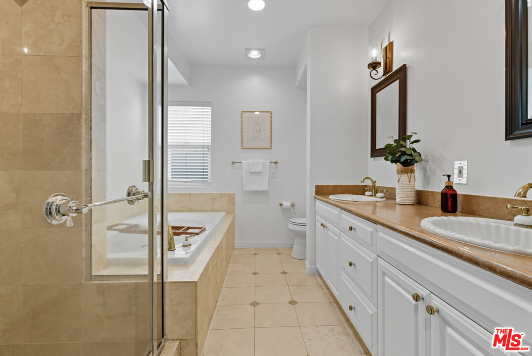 11826 Dorothy St Unit: 202
