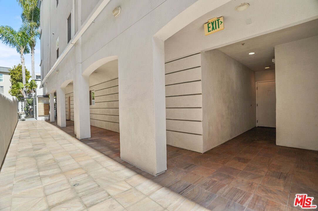 11826 Dorothy St Unit: 202