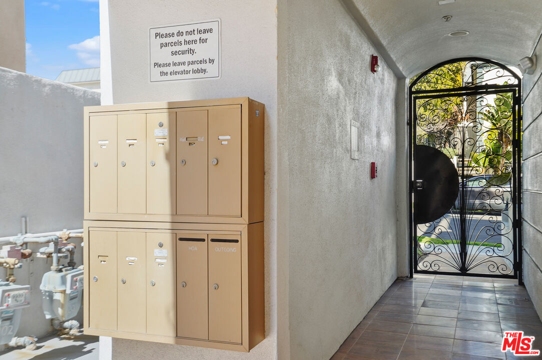 11826 Dorothy St Unit: 202