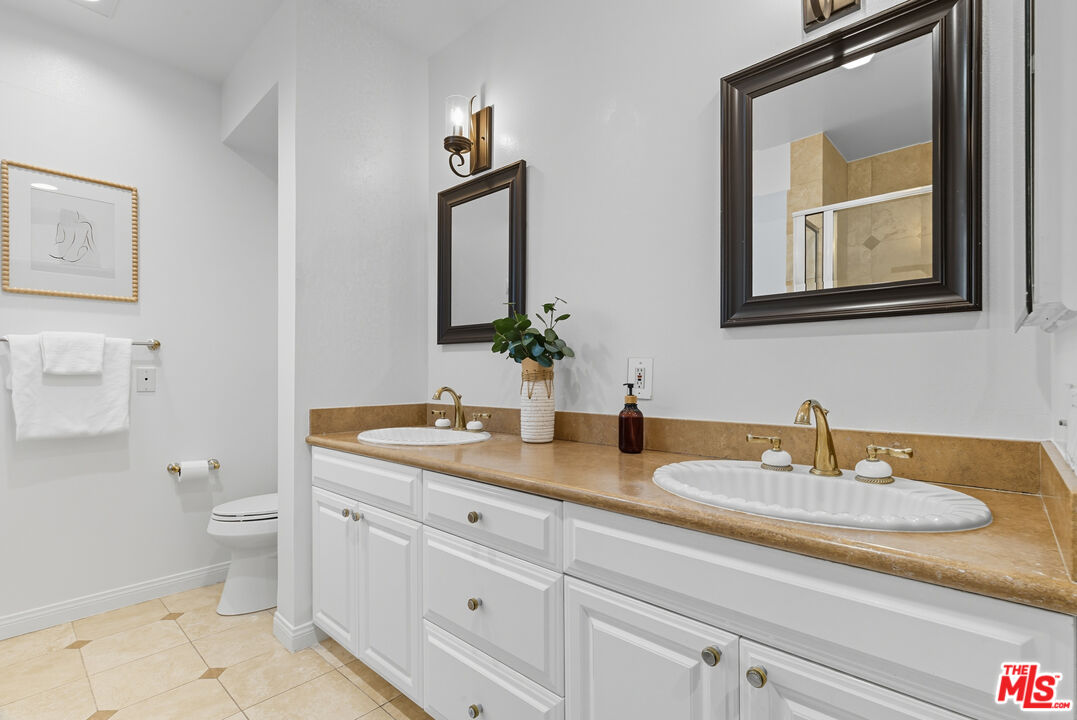 11826 Dorothy St Unit: 202