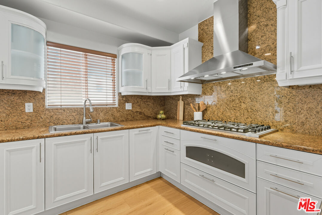 11826 Dorothy St Unit: 202
