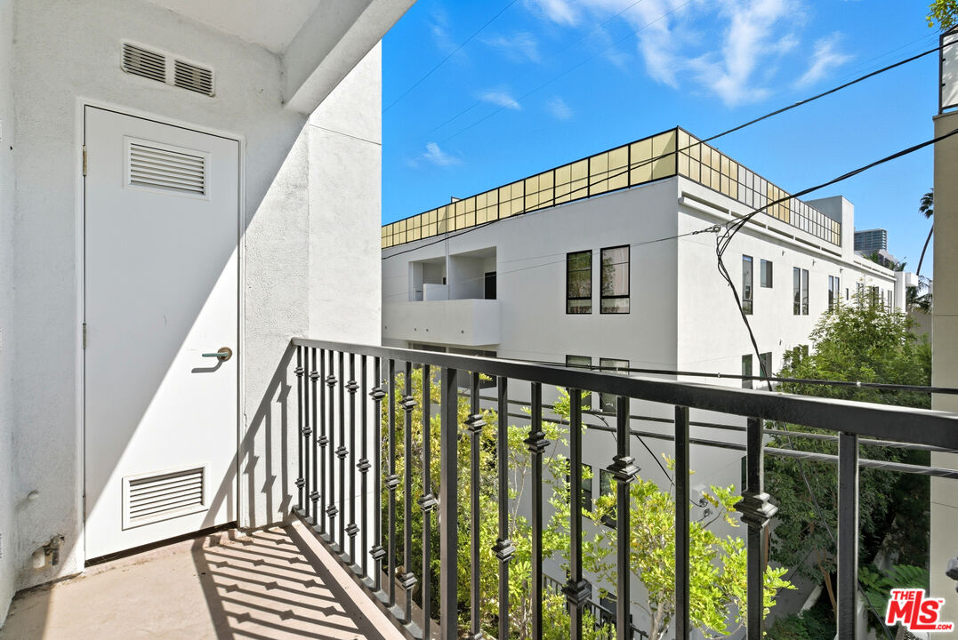 11826 Dorothy St Unit: 202