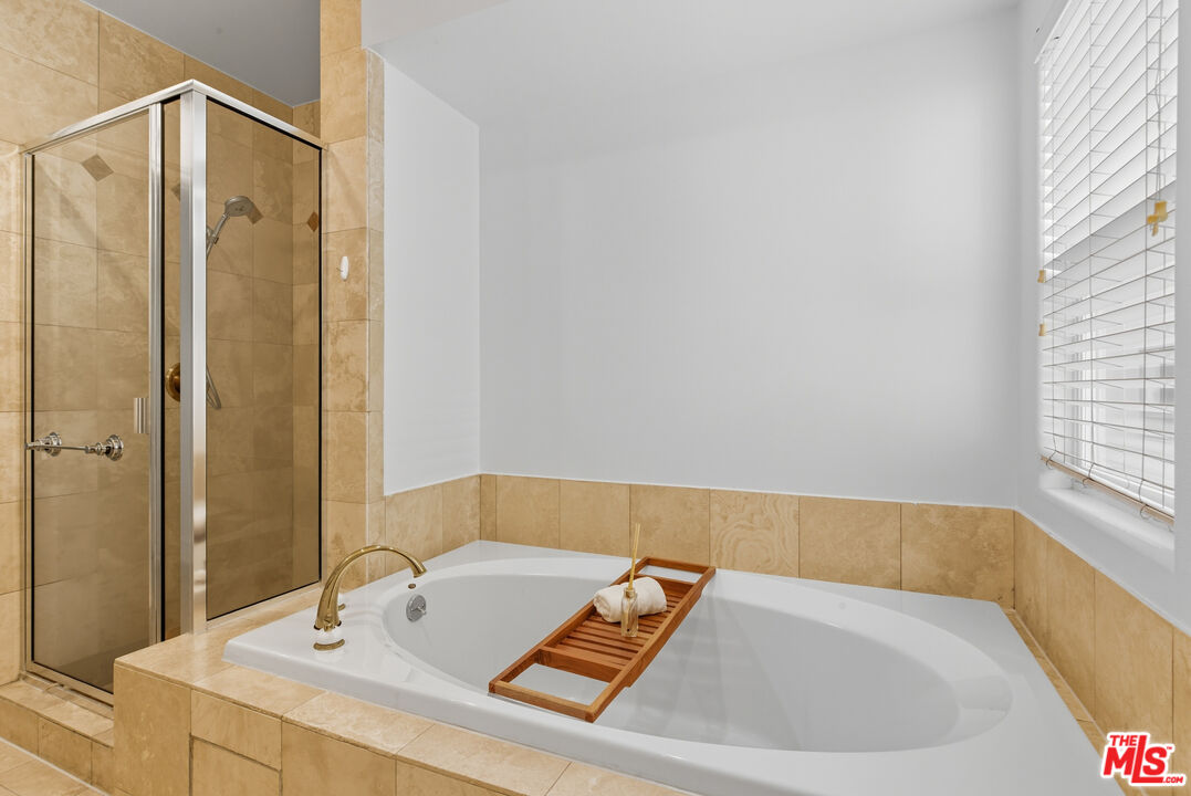 11826 Dorothy St Unit: 202