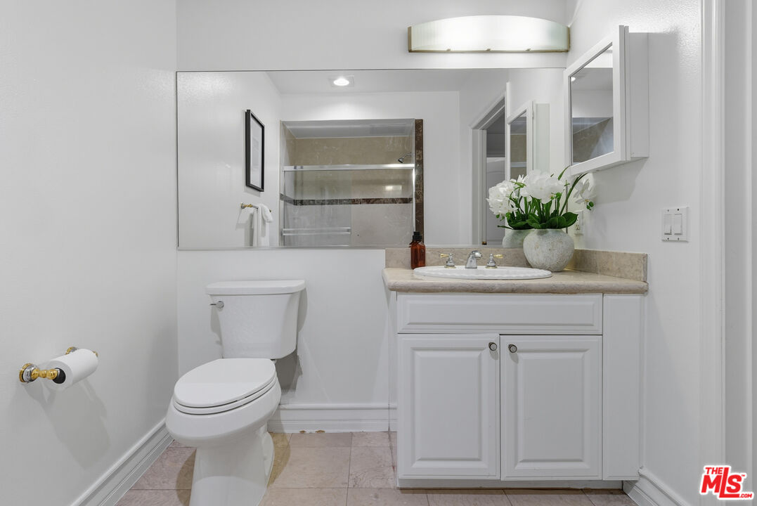 11826 Dorothy St Unit: 202