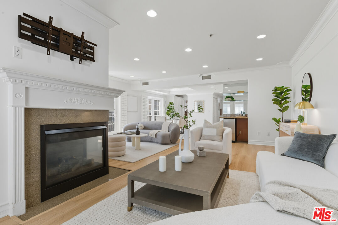 11826 Dorothy St Unit: 202