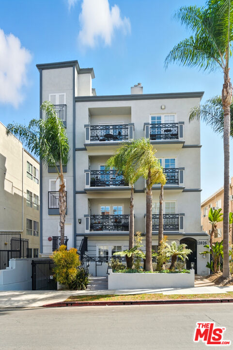 11826 Dorothy St Unit: 202