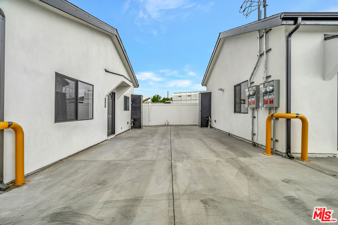 11108 Norris Ave