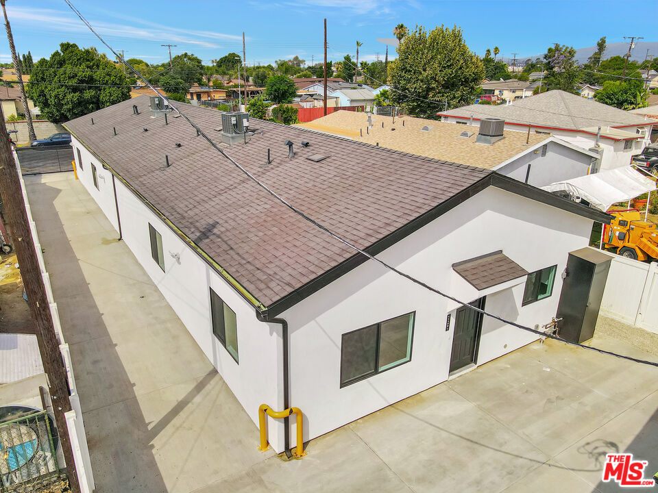11108 Norris Ave