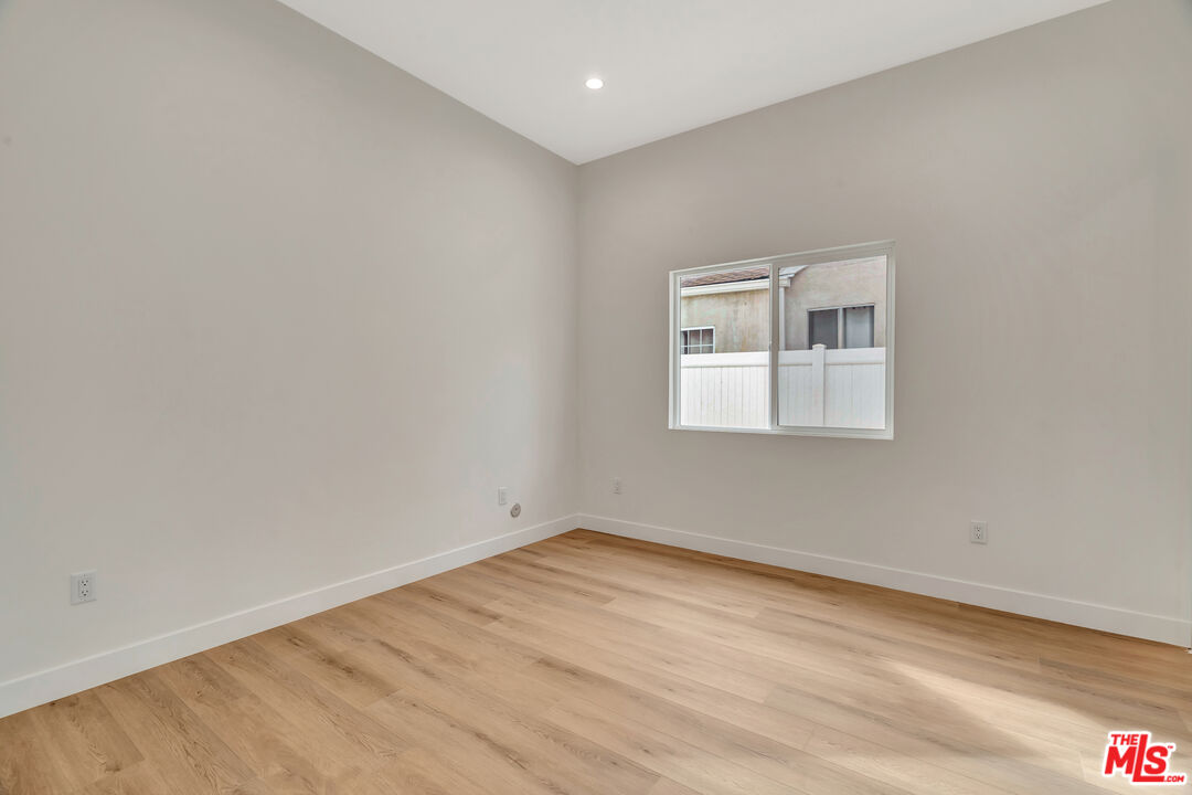 11108 N Norris Ave Unit: 11108