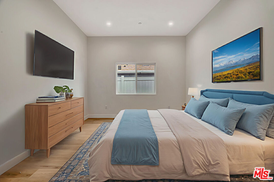11108 N Norris Ave Unit: 11108