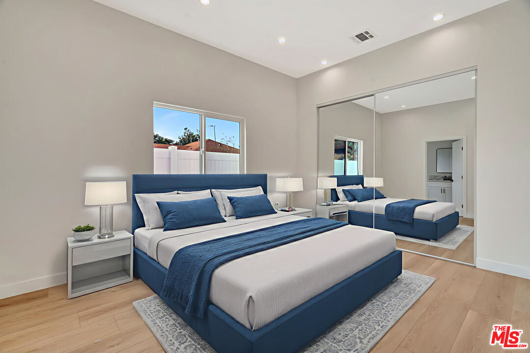 11108 Norris Ave Unit: 11106 1/2