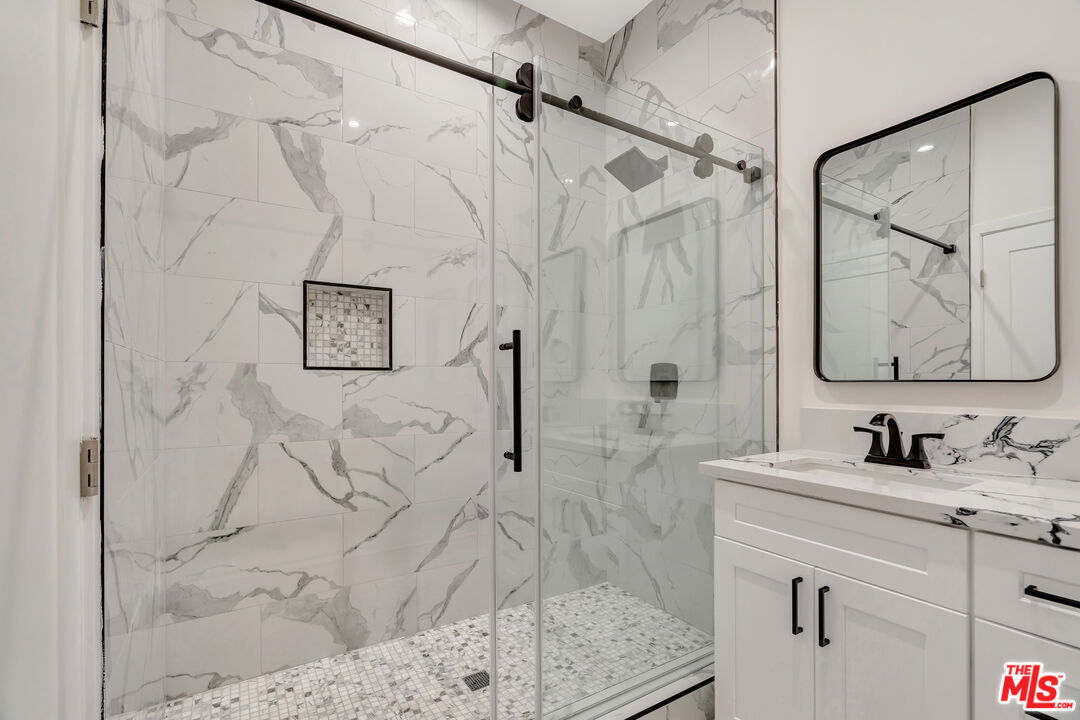 11108 Norris Ave Unit: 11106