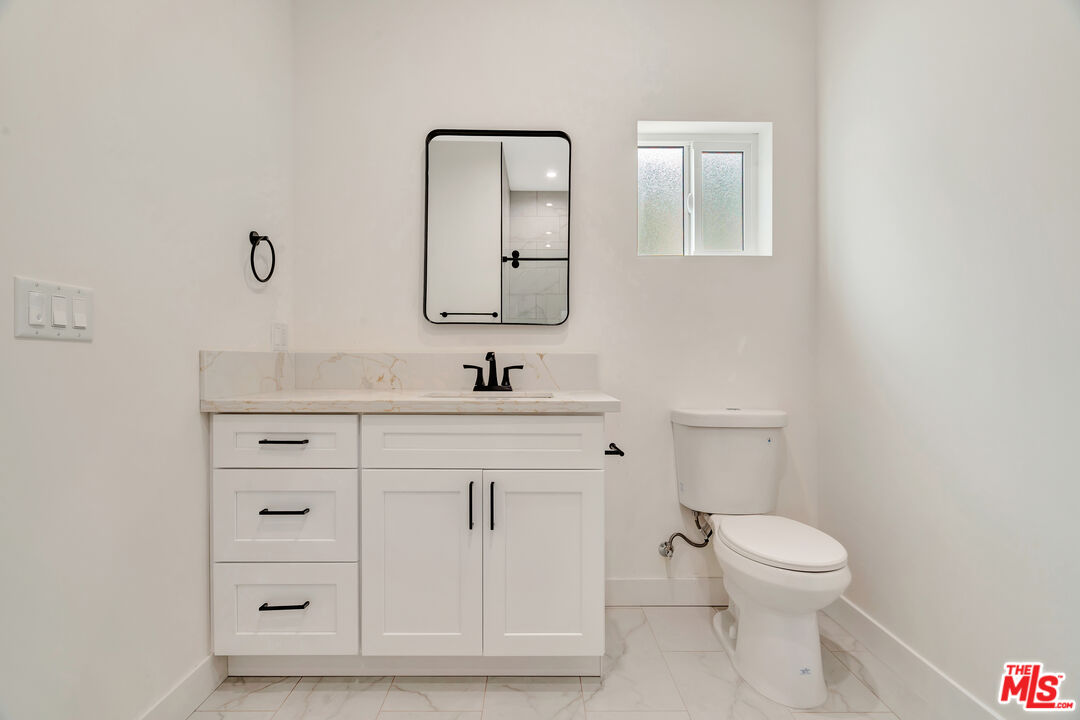 11108 Norris Ave Unit: 11106