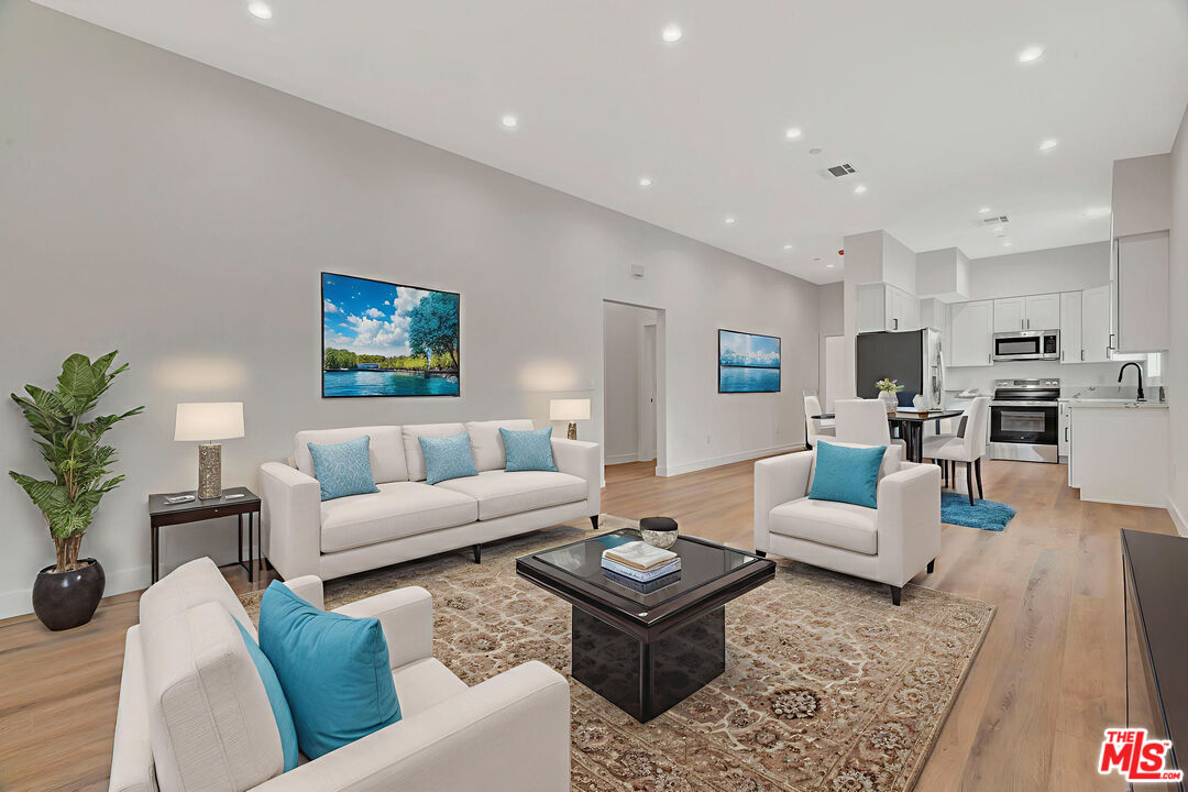 11108 Norris Ave Unit: 11106