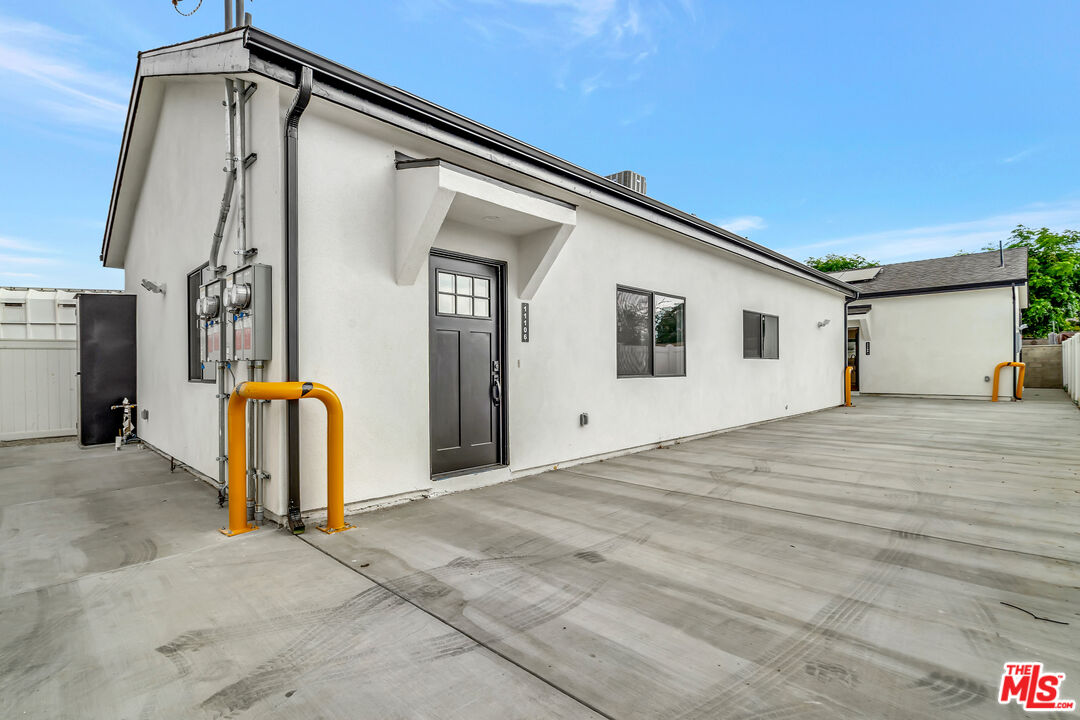 11108 Norris Ave Unit: 11106