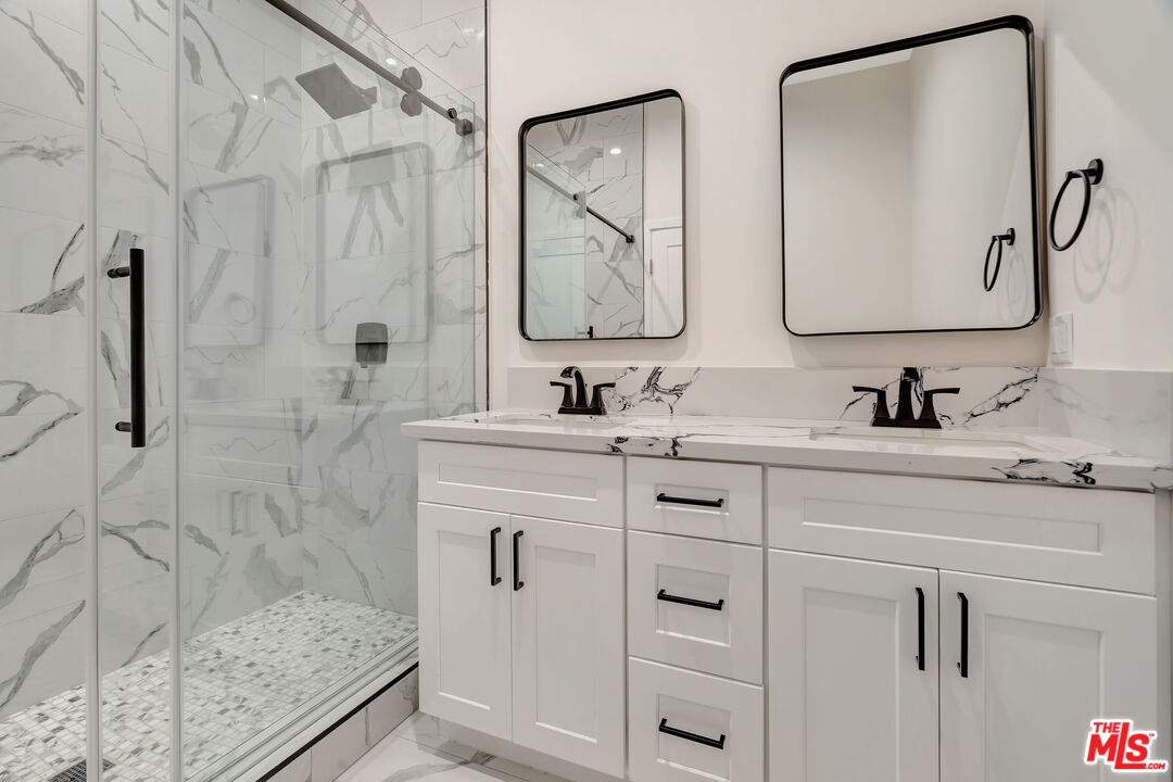 11108 Norris Ave Unit: 11106
