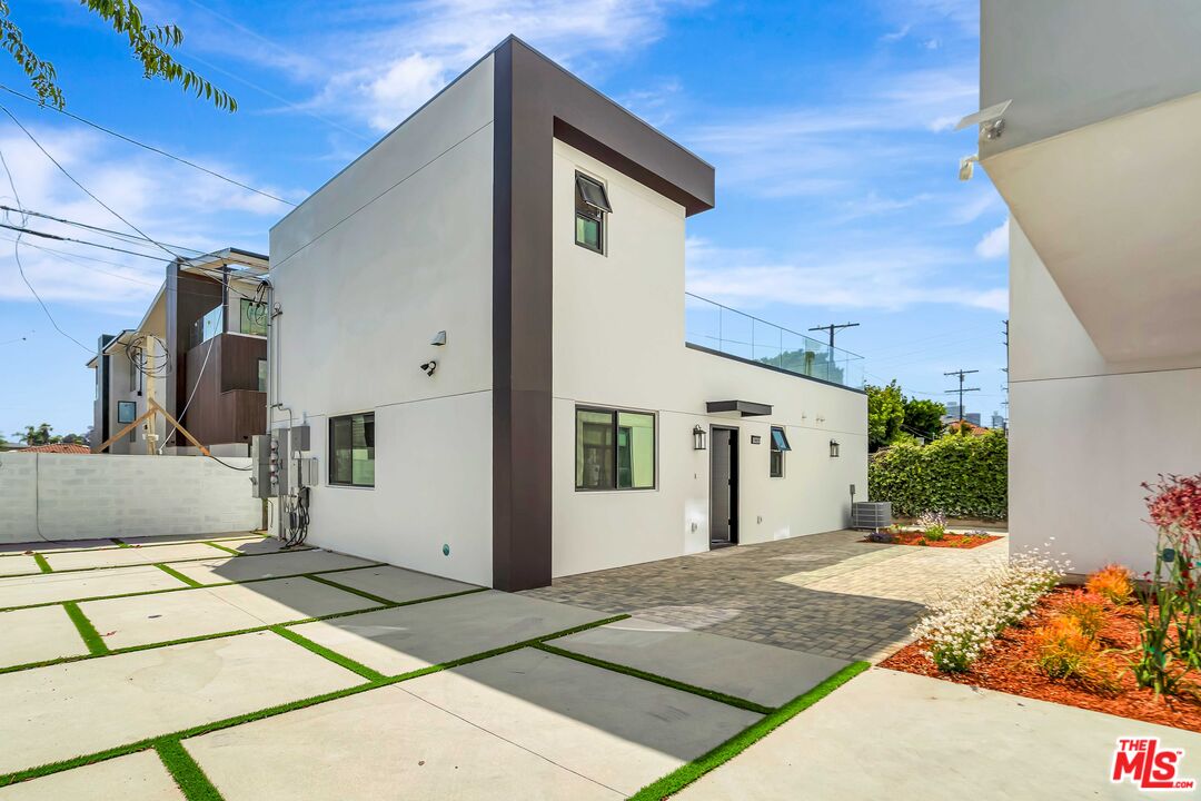 1921 Federal Ave Unit: 1921