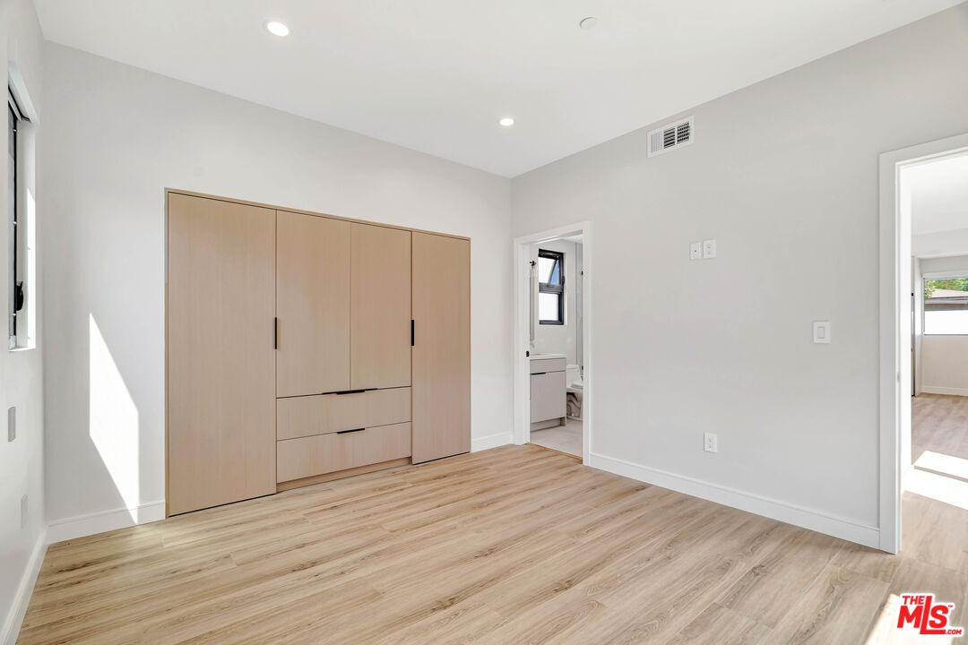 1921 Federal Ave Unit: 1921