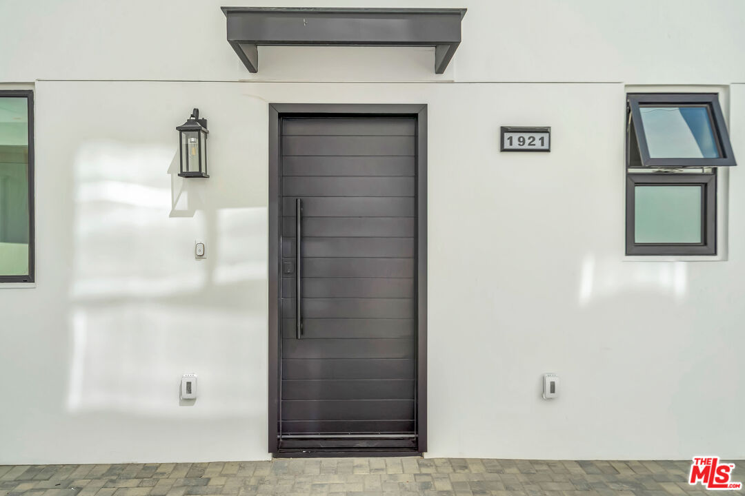 1921 Federal Ave Unit: 1921