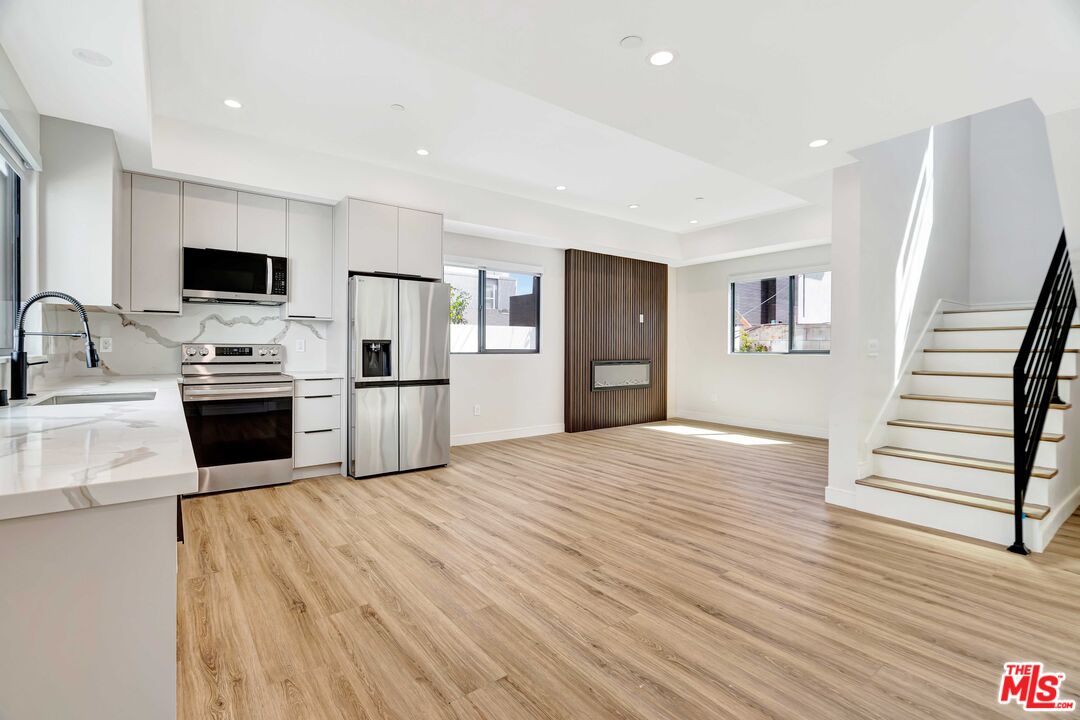 1921 Federal Ave Unit: 1921