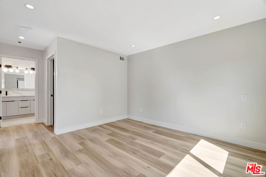 1921 Federal Ave Unit: 1921