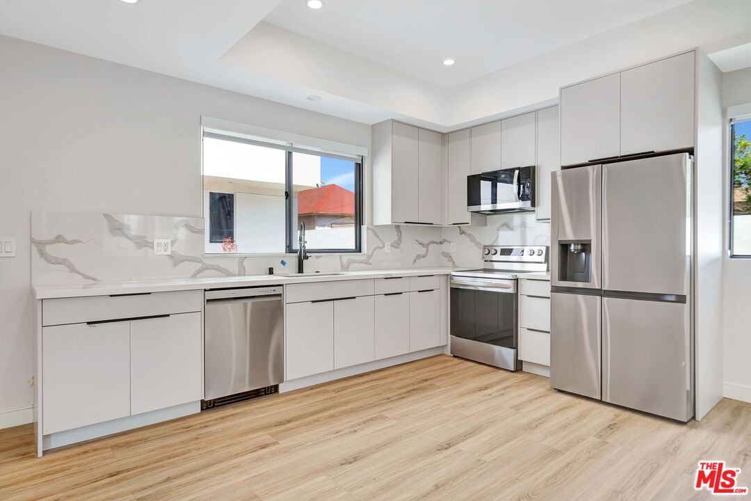 1921 Federal Ave Unit: 1921