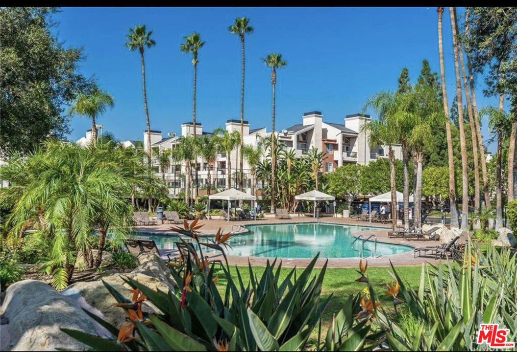 5530 Owensmouth Ave Unit: 223