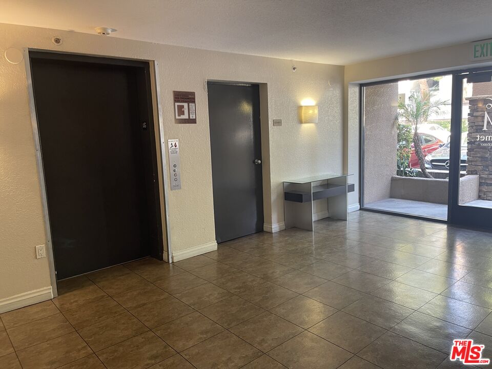 5530 Owensmouth Ave Unit: 223