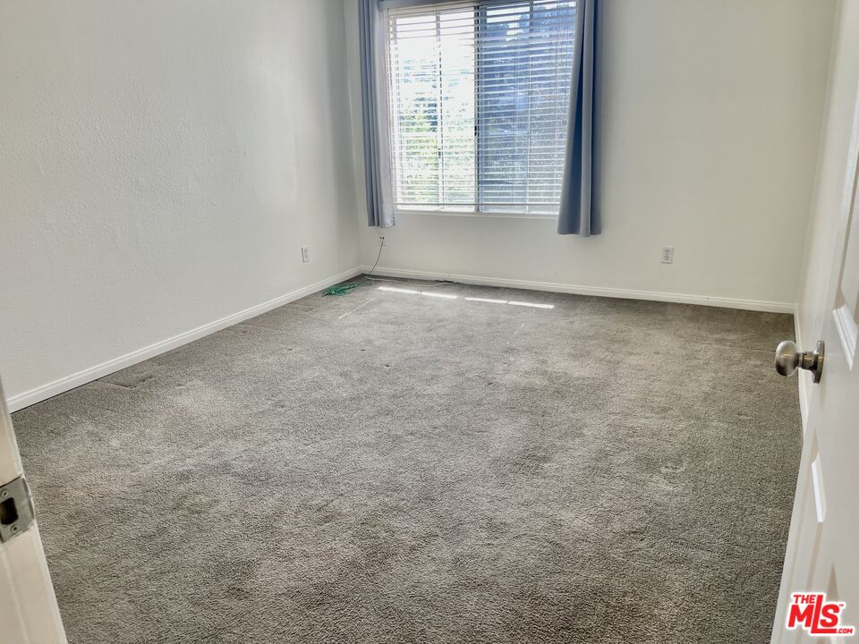 5530 Owensmouth Ave Unit: 223
