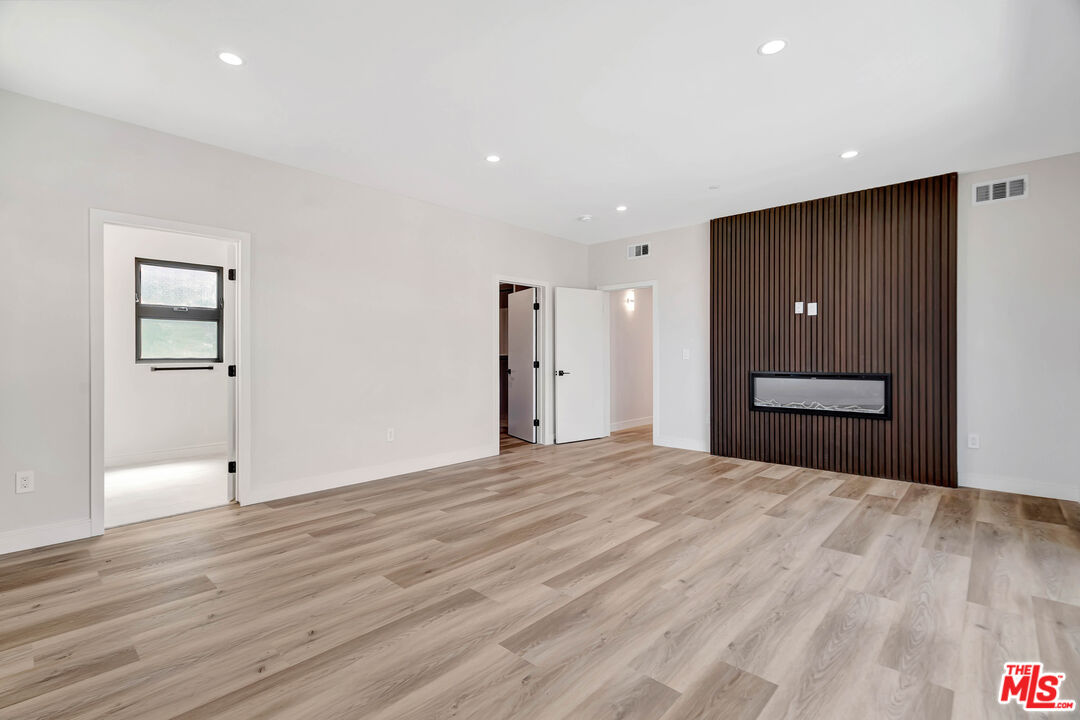 1921 Federal Ave Unit: 1919