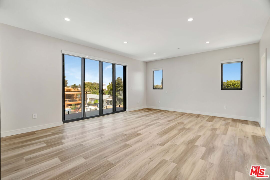 1921 Federal Ave Unit: 1919