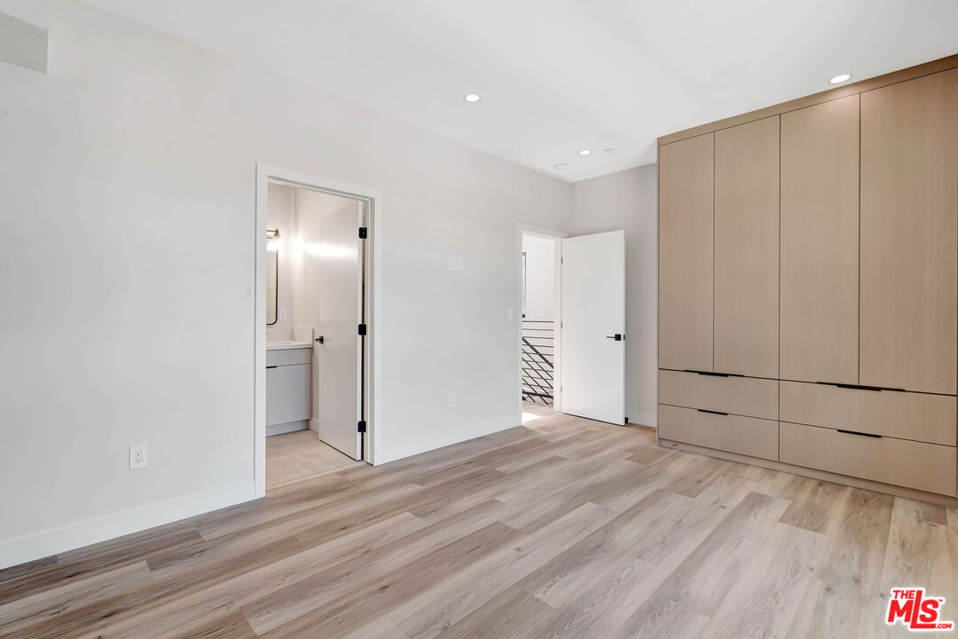 1921 Federal Ave Unit: 1917