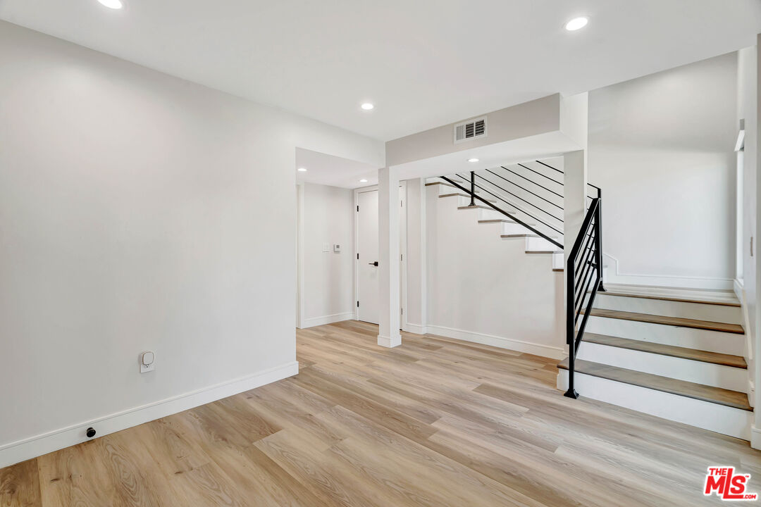 1921 Federal Ave Unit: 1917