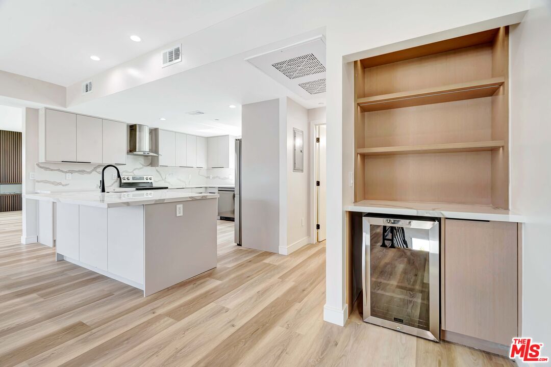 1921 Federal Ave Unit: 1917