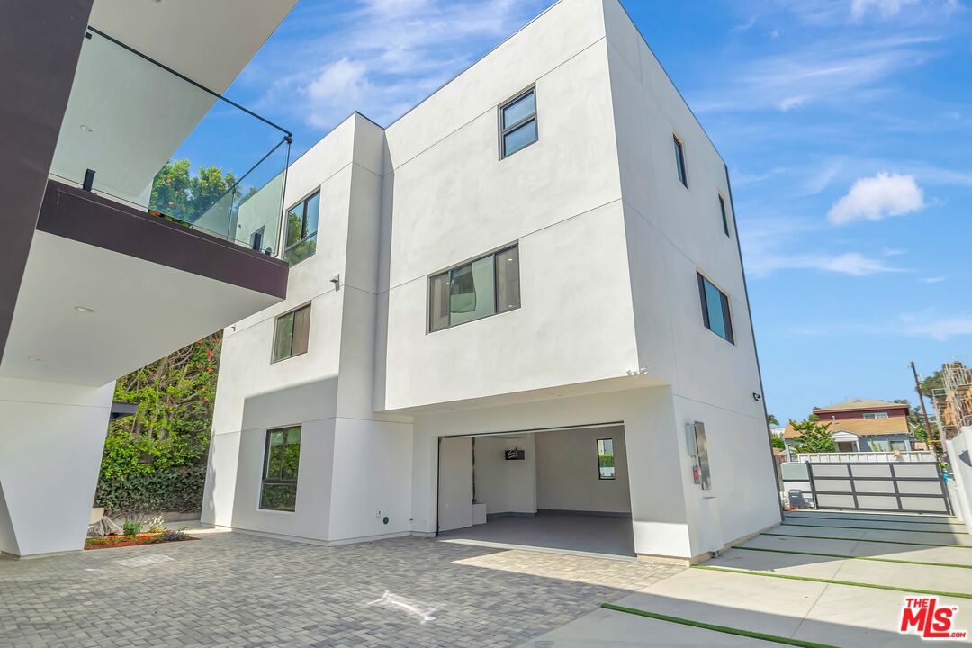 1921 Federal Ave Unit: 1917