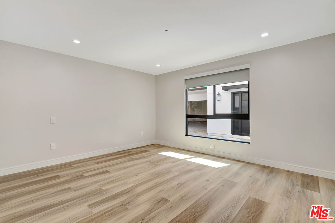 1921 Federal Ave Unit: 1917