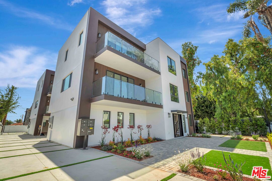 1921 Federal Ave Unit: 1917