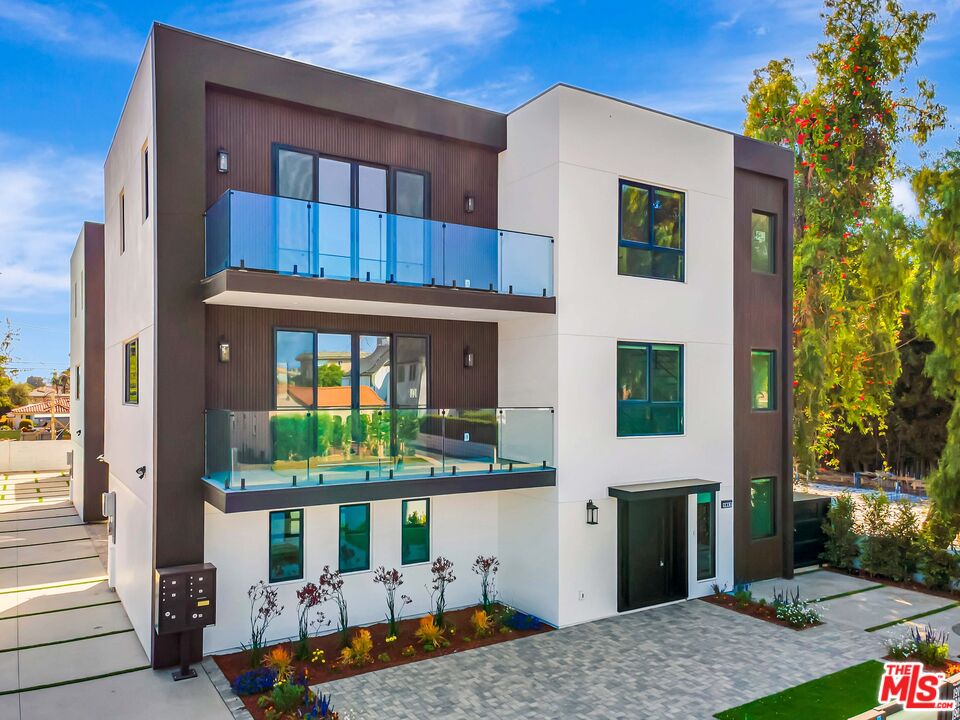 1921 Federal Ave Unit: 1917