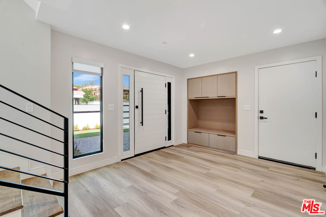 1921 Federal Ave Unit: 1917