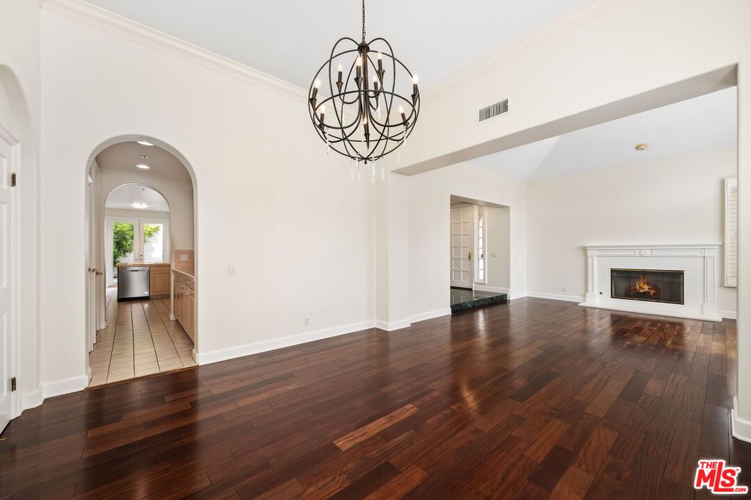 11815 Folkstone Ln