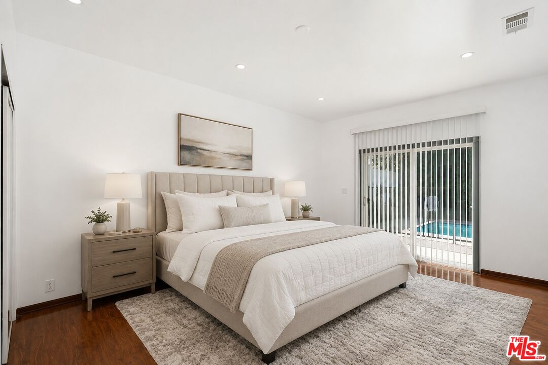 17434 Emelita St