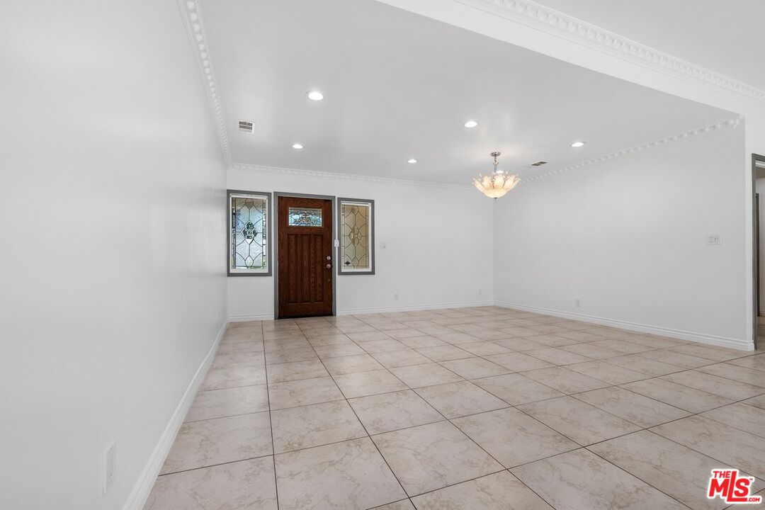 17434 Emelita St