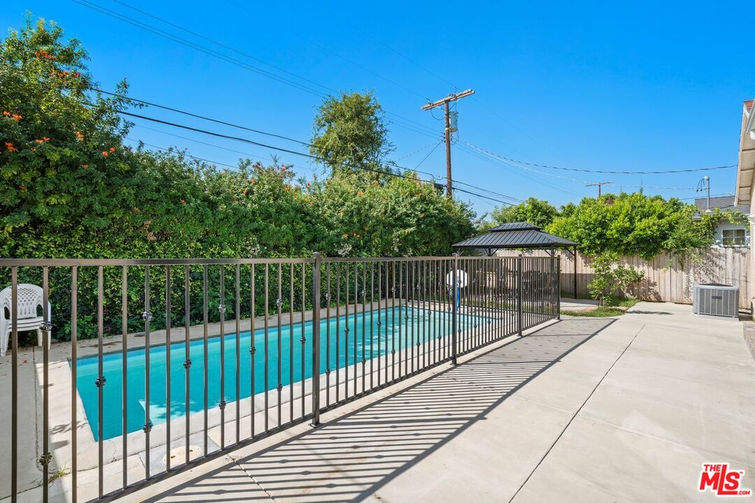 17434 Emelita St