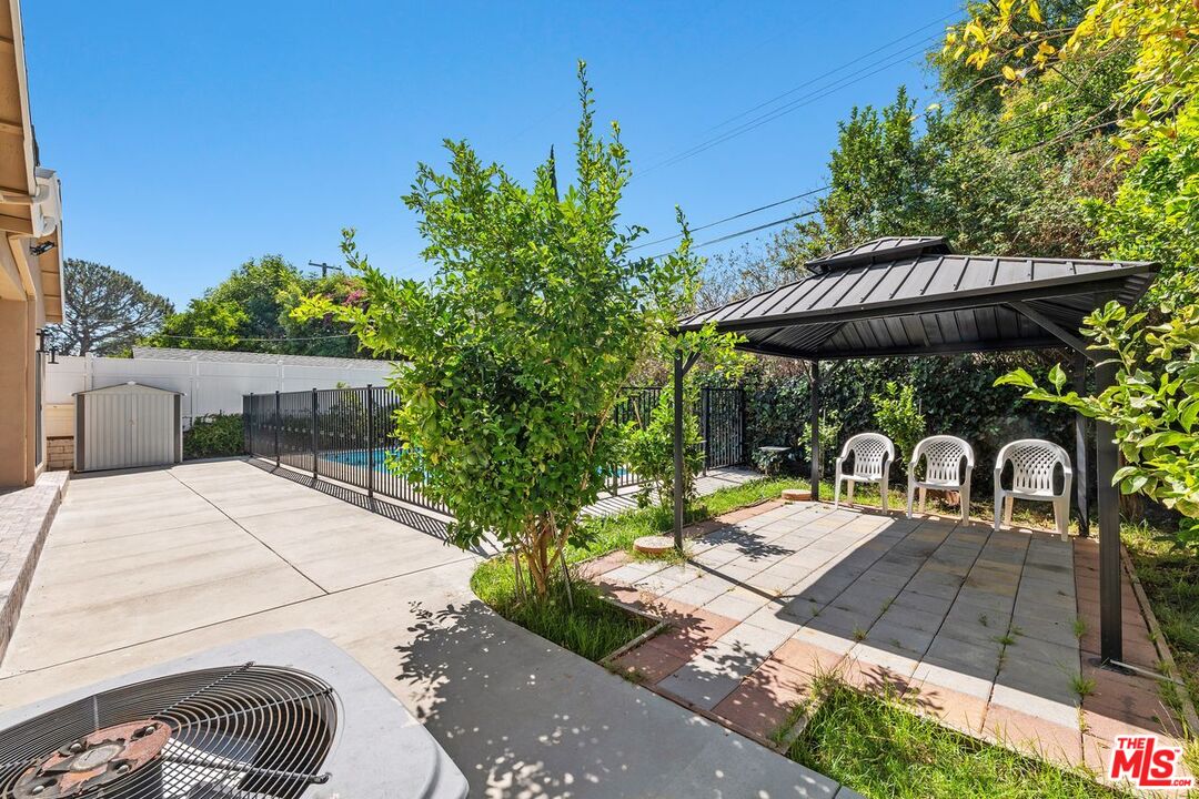 17434 Emelita St