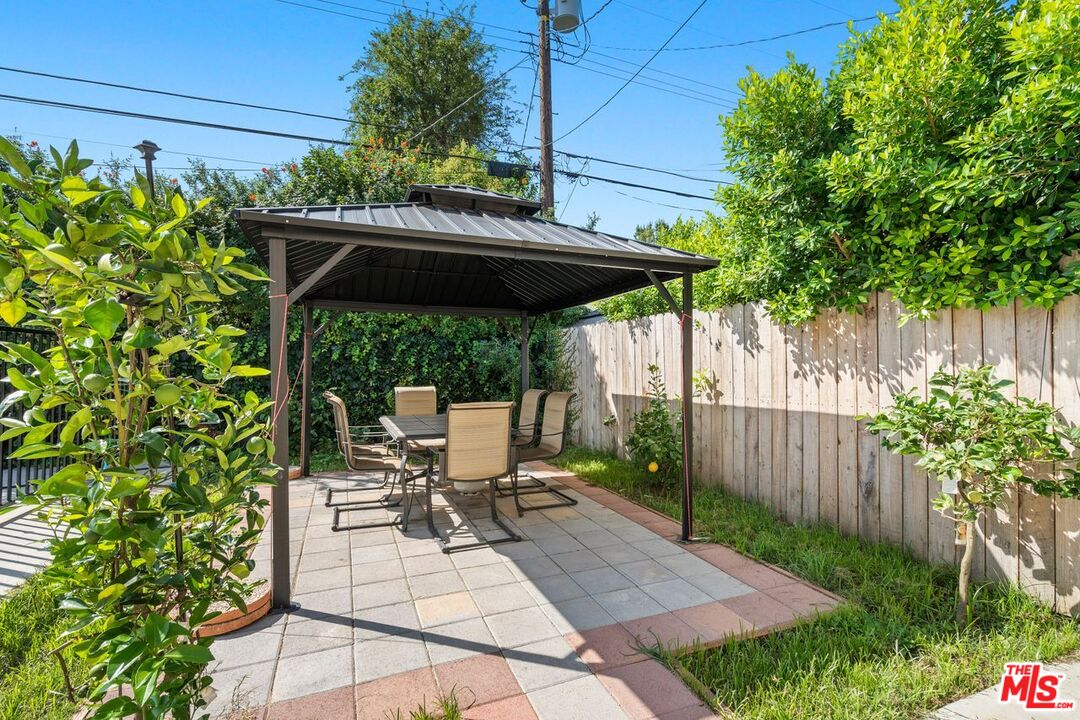 17434 Emelita St