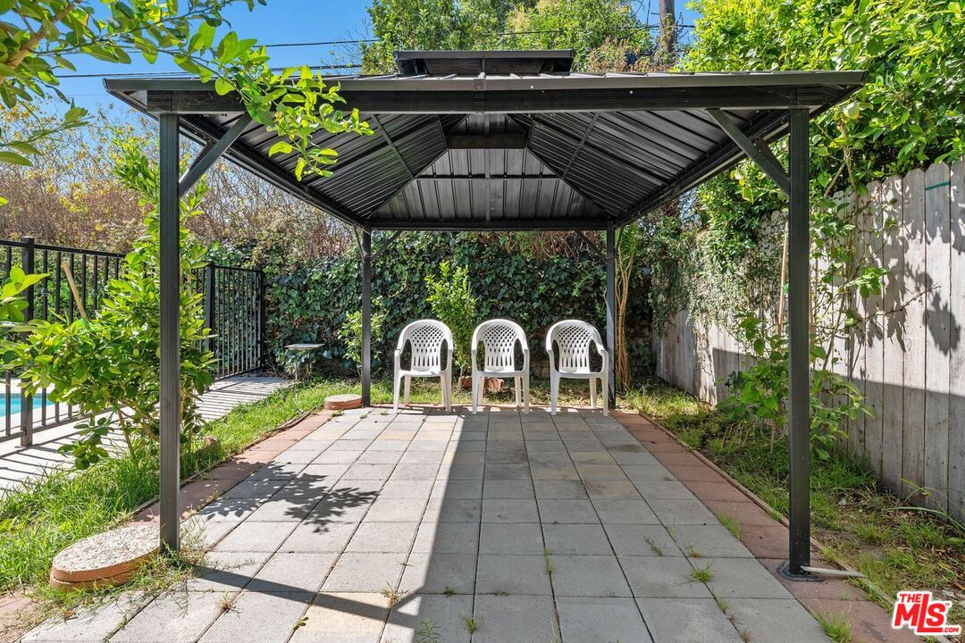 17434 Emelita St