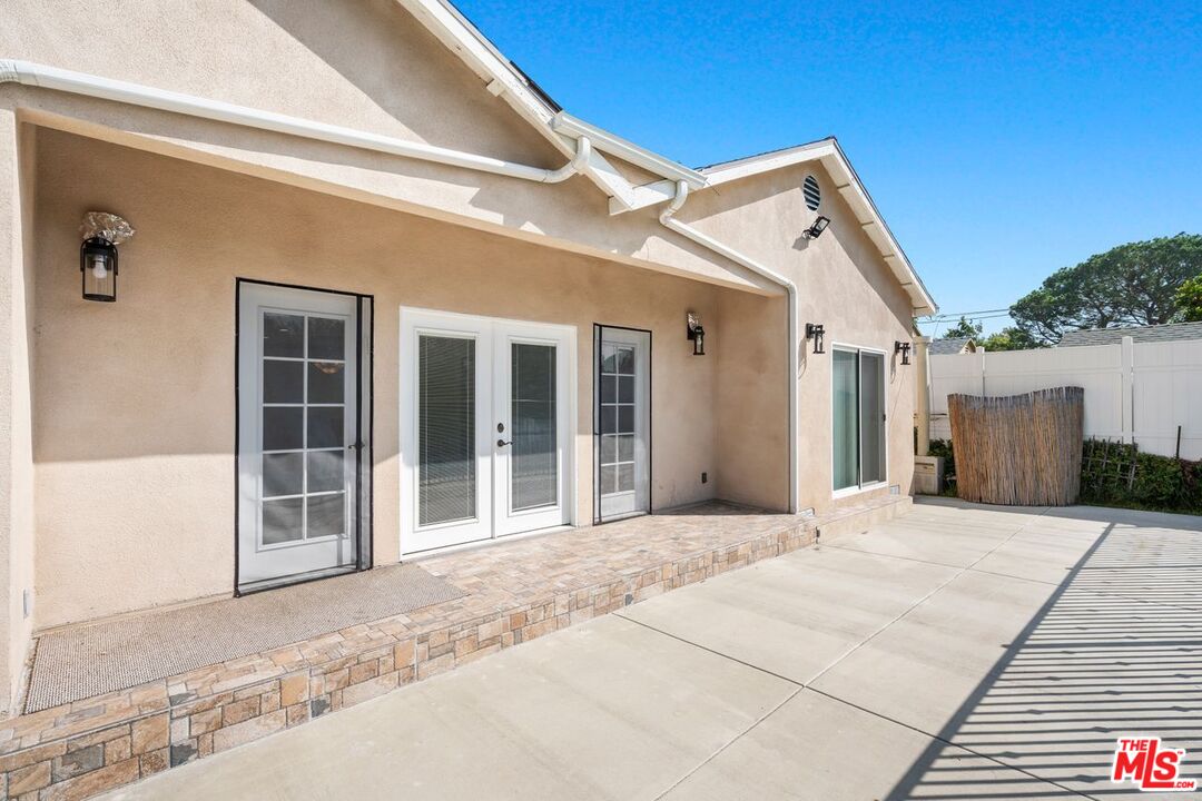 17434 Emelita St